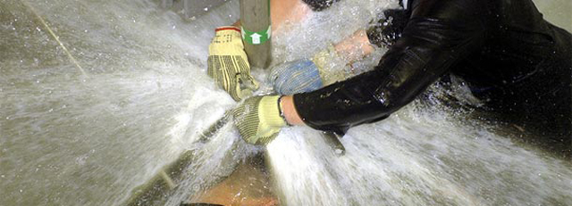 cuando llamar a un fontanero